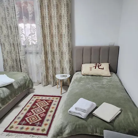 Rudi 1 In Тирана